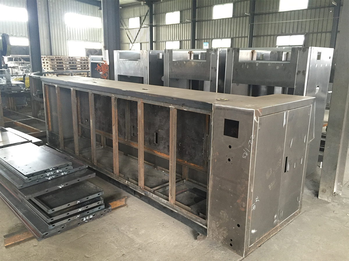 電子設(shè)備鈑金